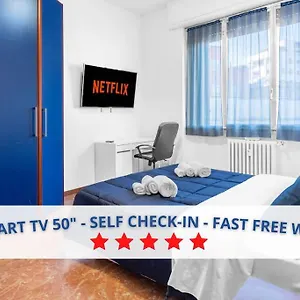 Zona Navigli - Smart House Con Tv 50 E Fast Wifi Appartamento